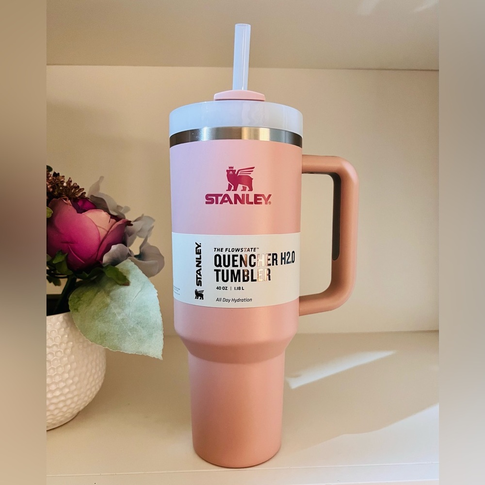 🎉LAST CHANCE🎉 Stanley 40 oz. Quencher H2.0 FlowState Tumbler Pink Dusk - Picture 4 of 8